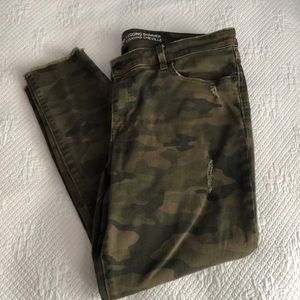 🔅MOVING SALE!🔅Camo Legging Skimmer